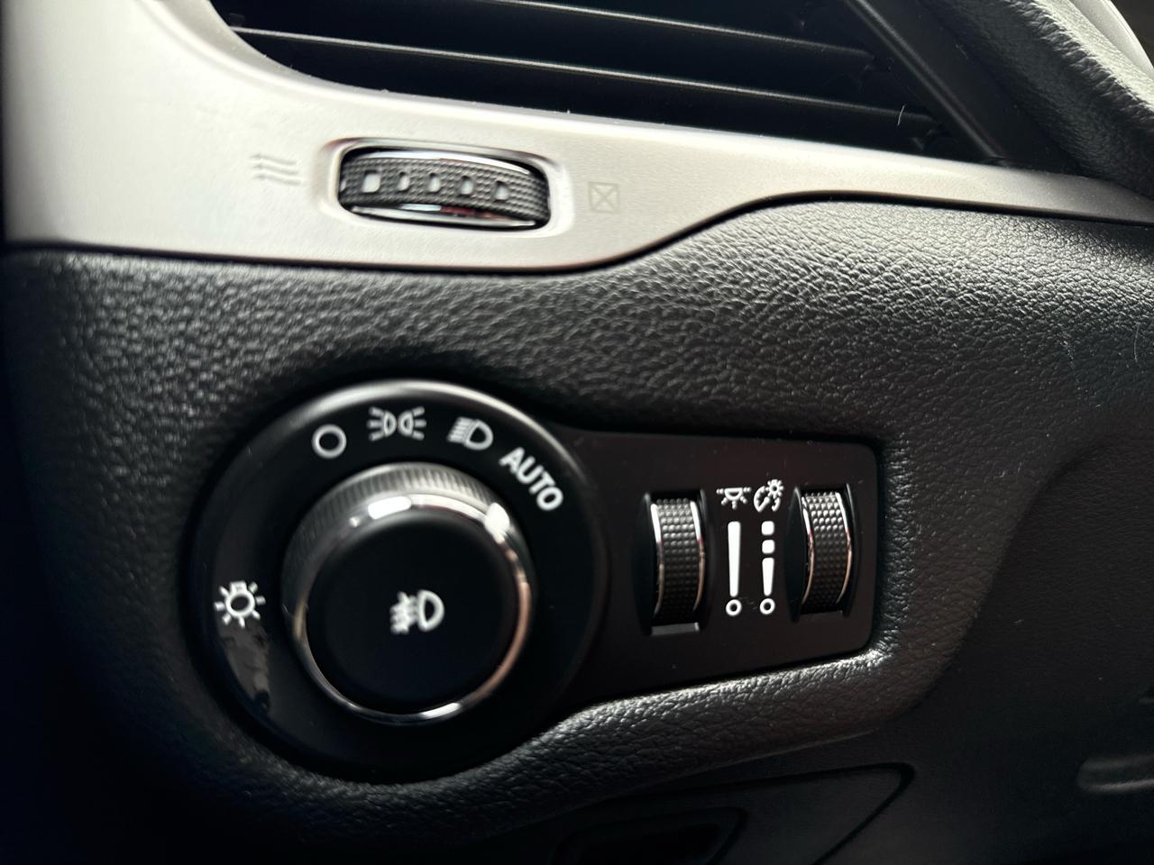 Jeep Cherokee 4WD 4dr Latitude 2015