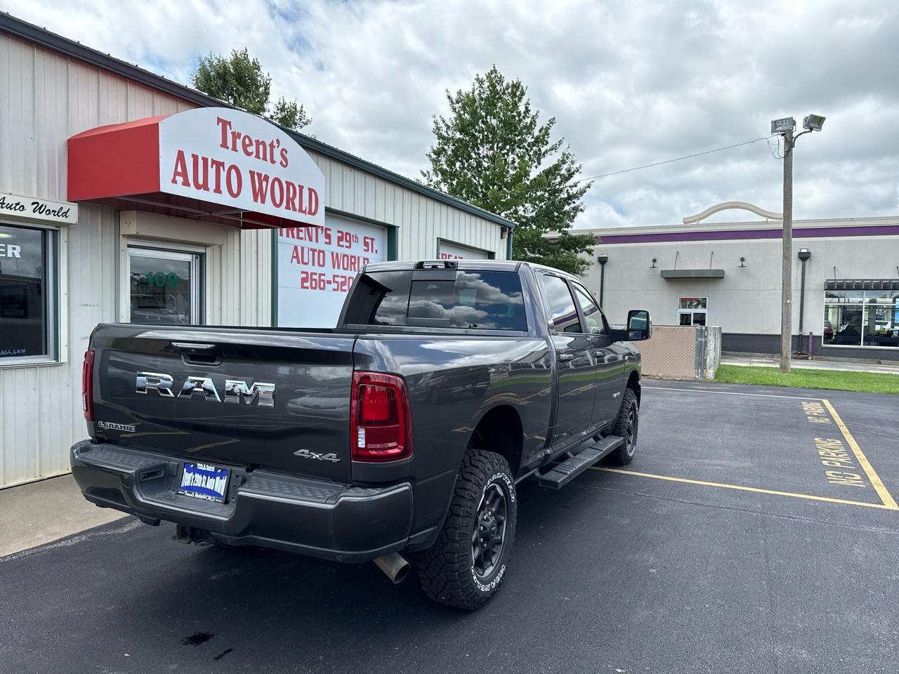 RAM 2500 Laramie 4x4 Crew Cab 6'4" Box 2025