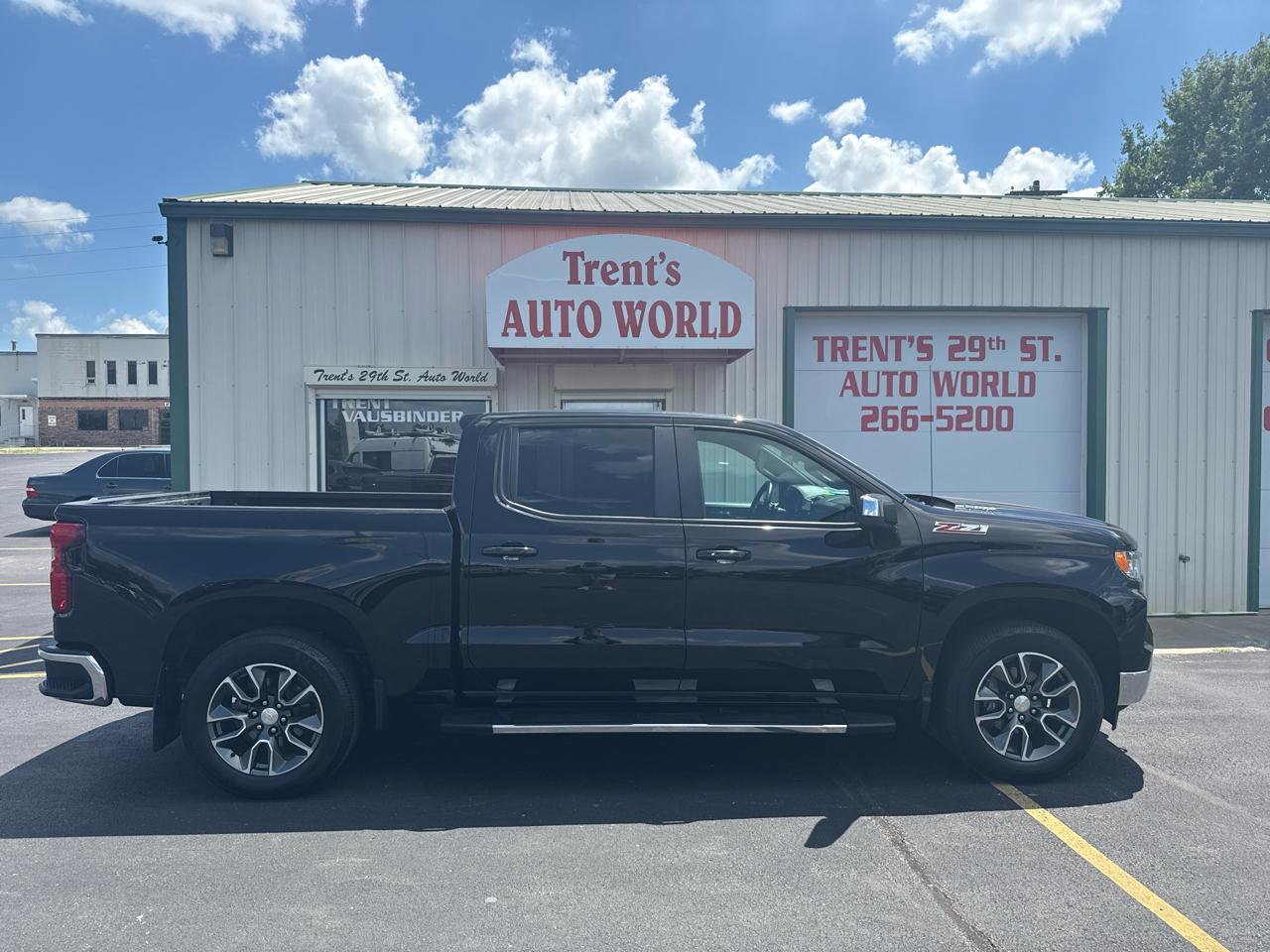 2024 Chevrolet Silverado 1500 4WD Crew Cab 147" LT w/1LT