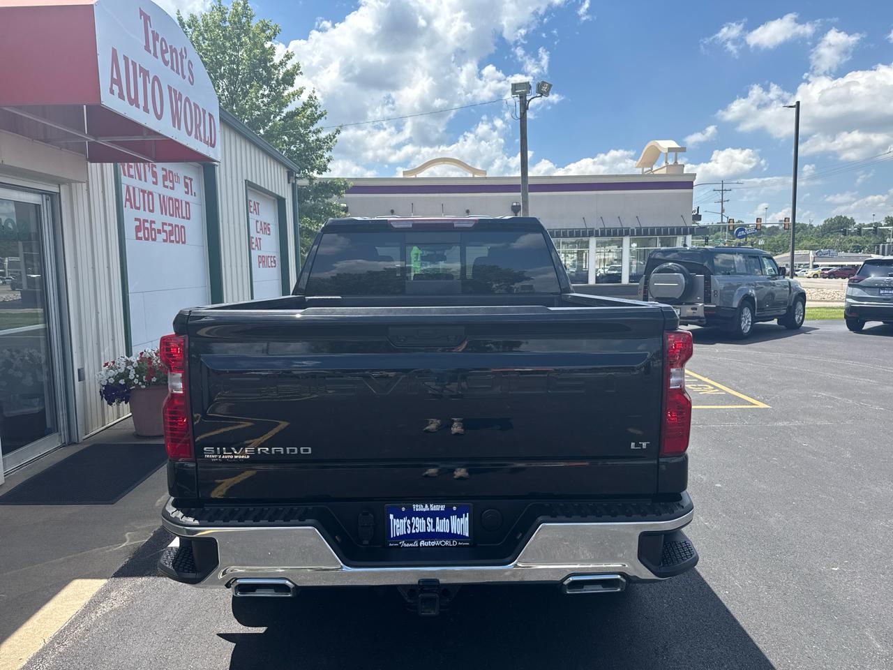 Chevrolet Silverado 1500 4WD Crew Cab 147" LT w/1LT 2024