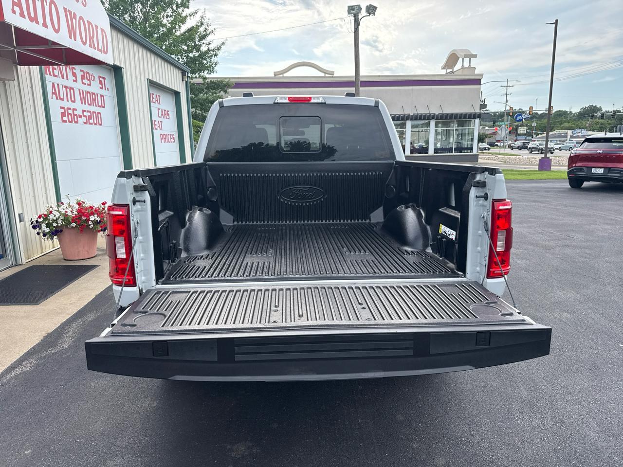 Ford F-150 XLT 4WD SuperCrew 5.5' Box 2023