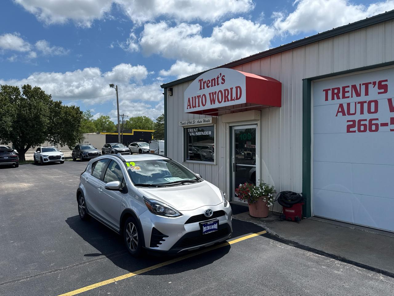 Toyota Prius c L (Natl) 2019