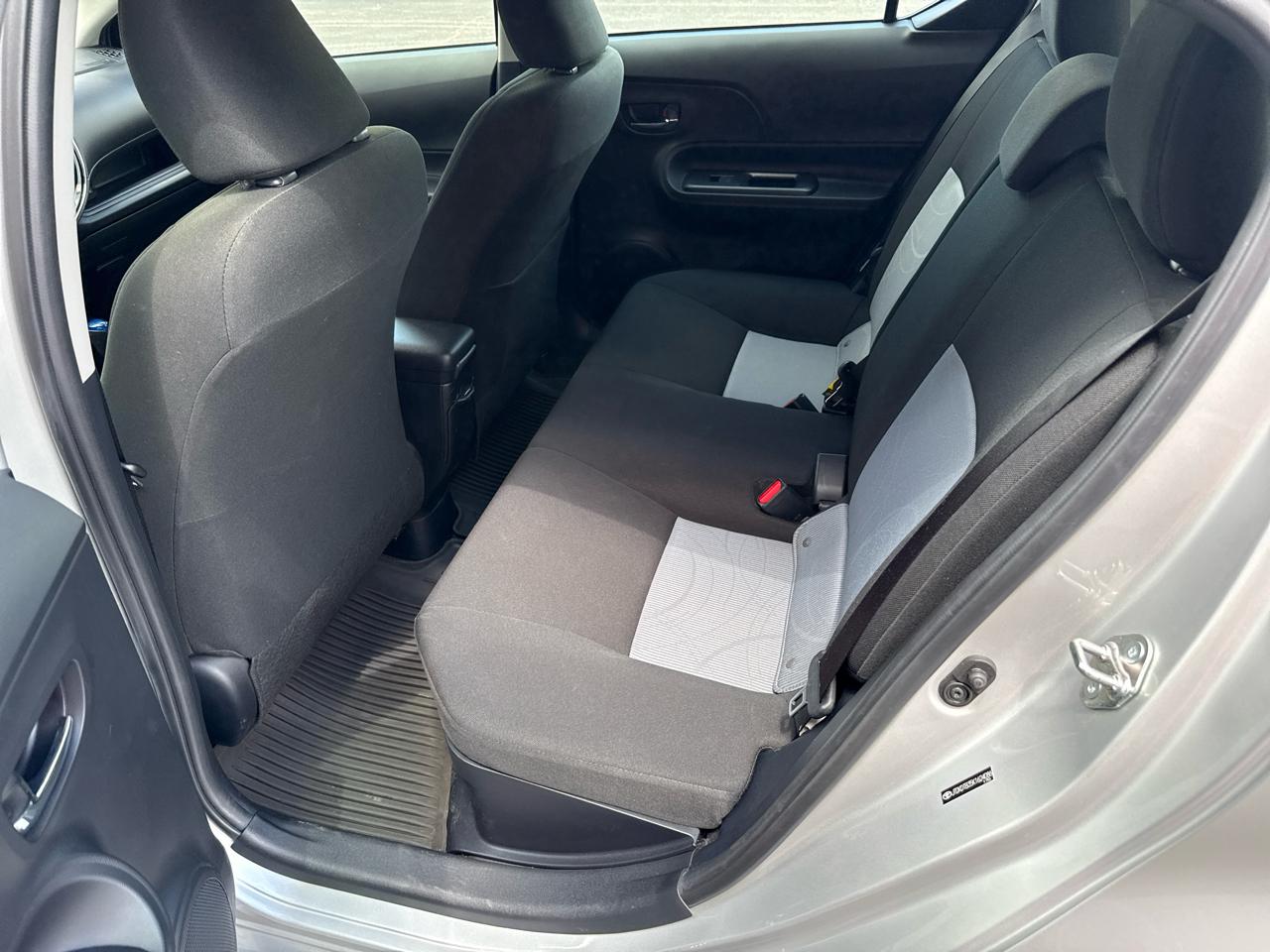 Toyota Prius c L (Natl) 2019