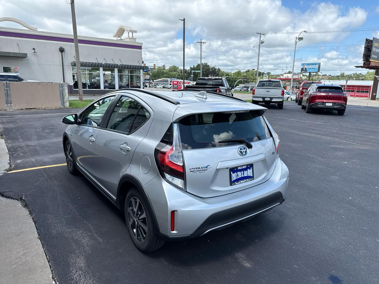 Toyota Prius c L (Natl) 2019