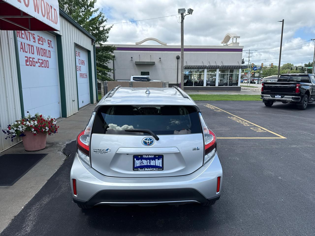 Toyota Prius c L (Natl) 2019