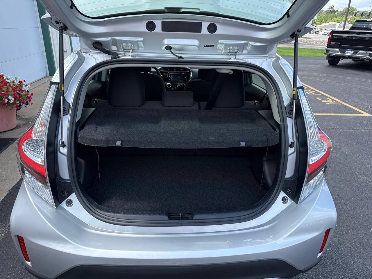 Toyota Prius c L (Natl) 2019