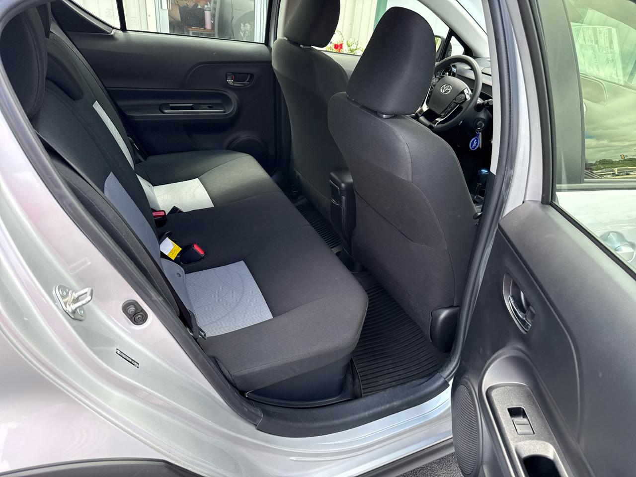 Toyota Prius c L (Natl) 2019