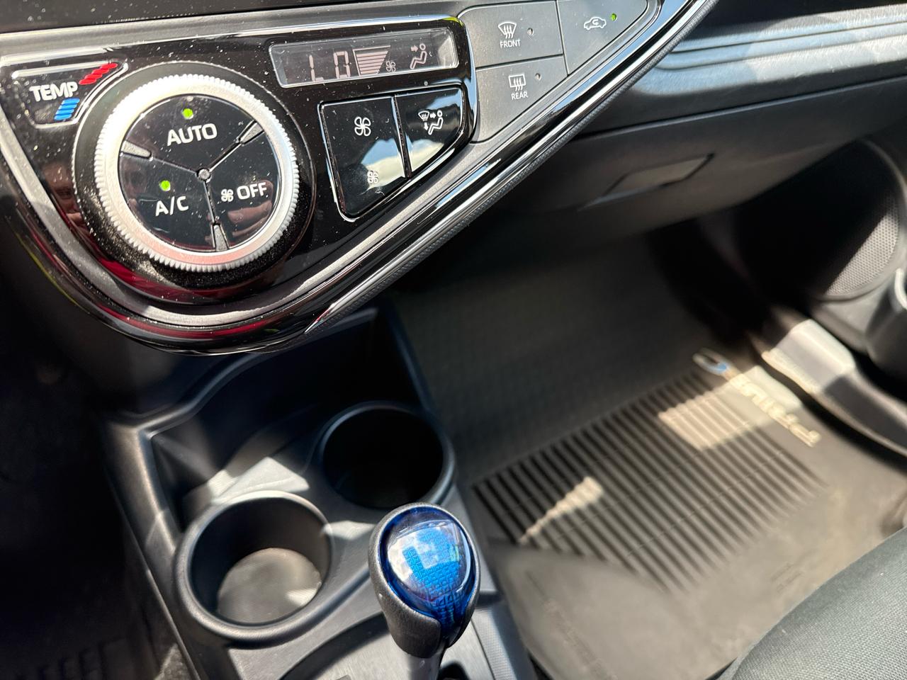 Toyota Prius c L (Natl) 2019