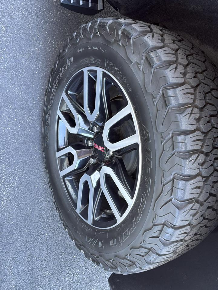 GMC Yukon 4WD 4dr AT4 2021