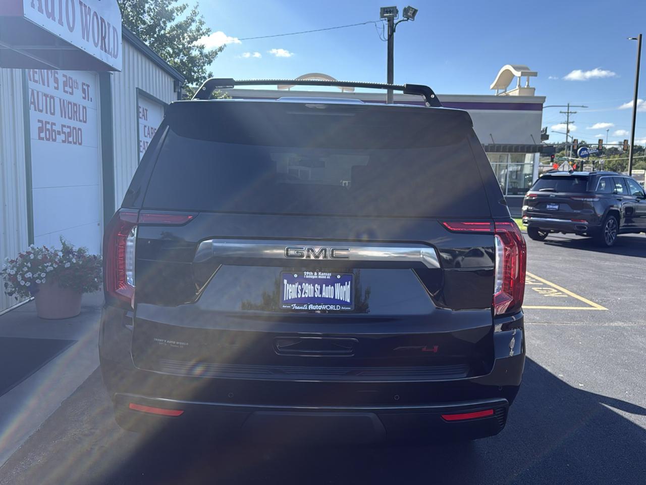 GMC Yukon 4WD 4dr AT4 2021