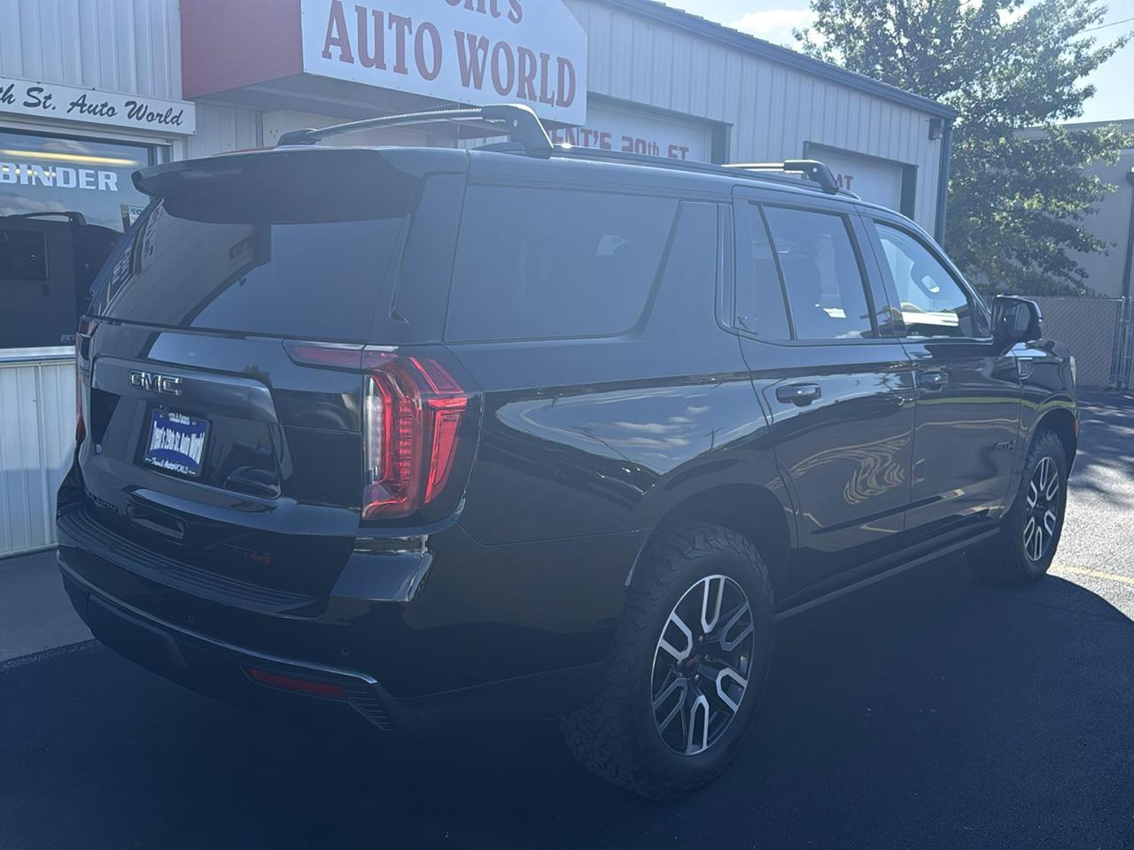 GMC Yukon 4WD 4dr AT4 2021