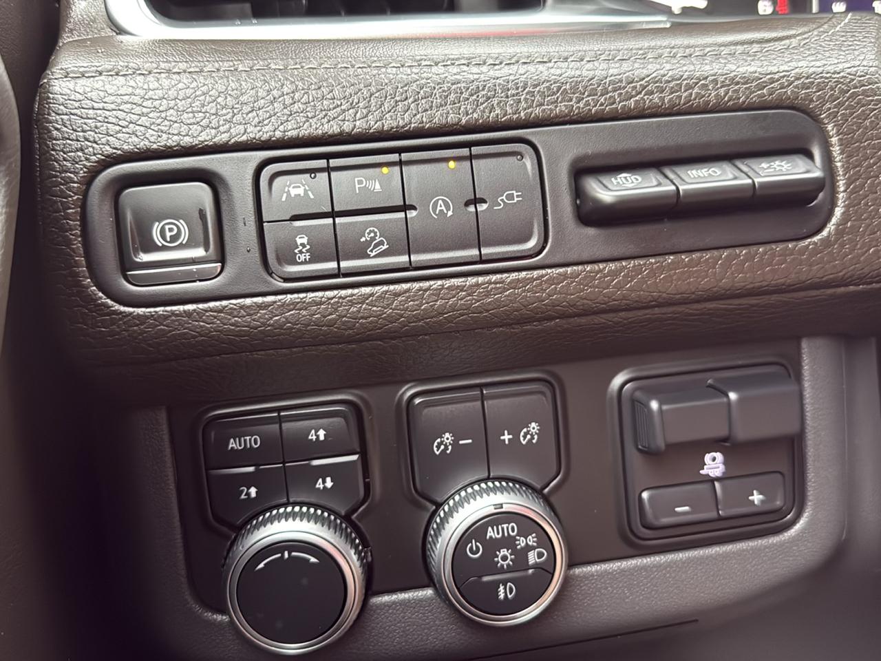 GMC Yukon XL 4WD 4dr Denali 2021