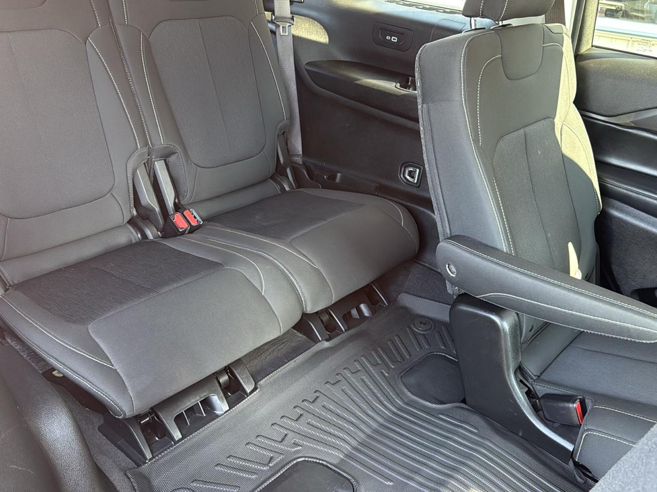 Jeep Grand Cherokee L Laredo 4x4 2022