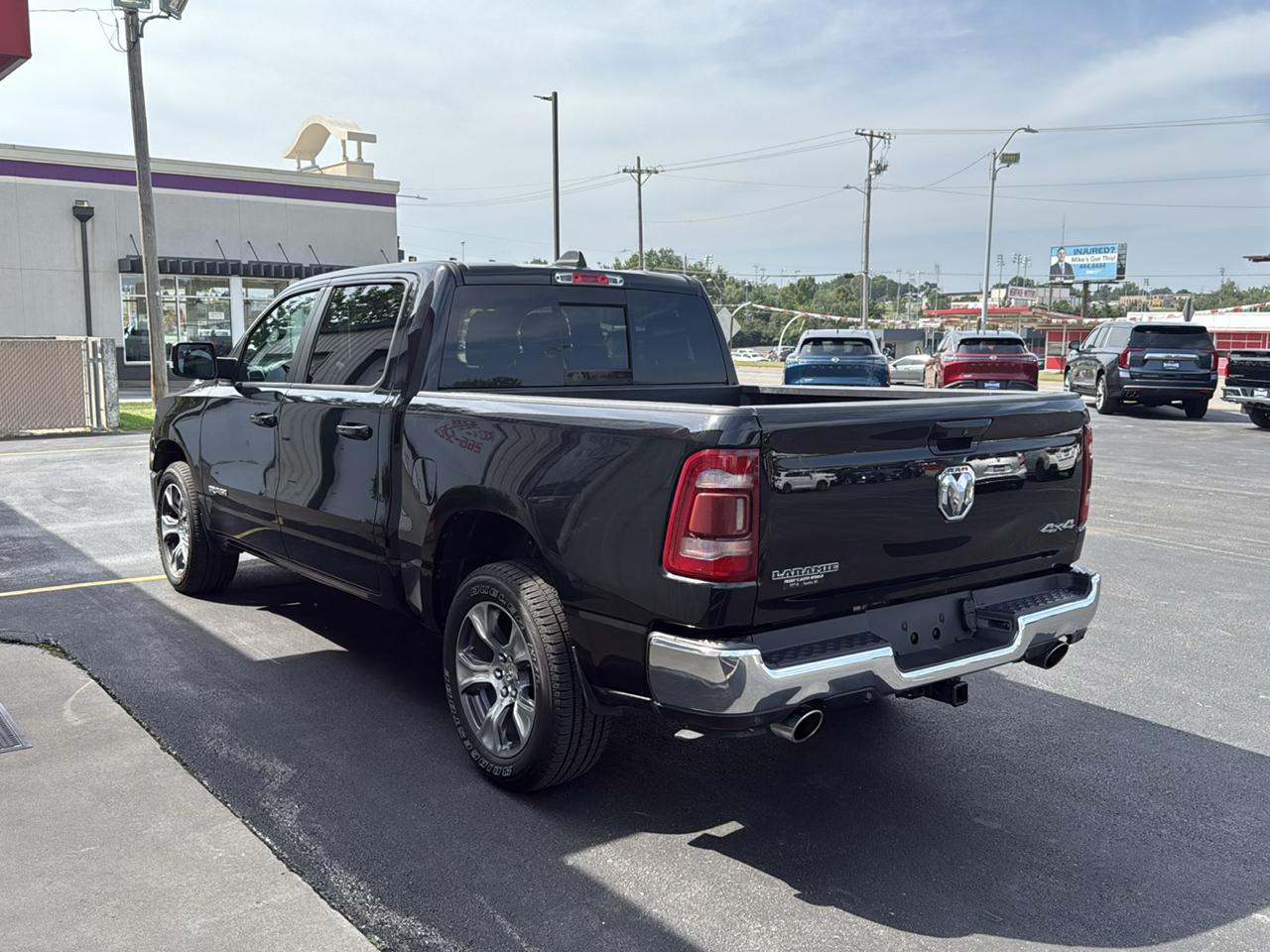 RAM 1500 Laramie 4x4 Crew Cab 5'7" Box 2023