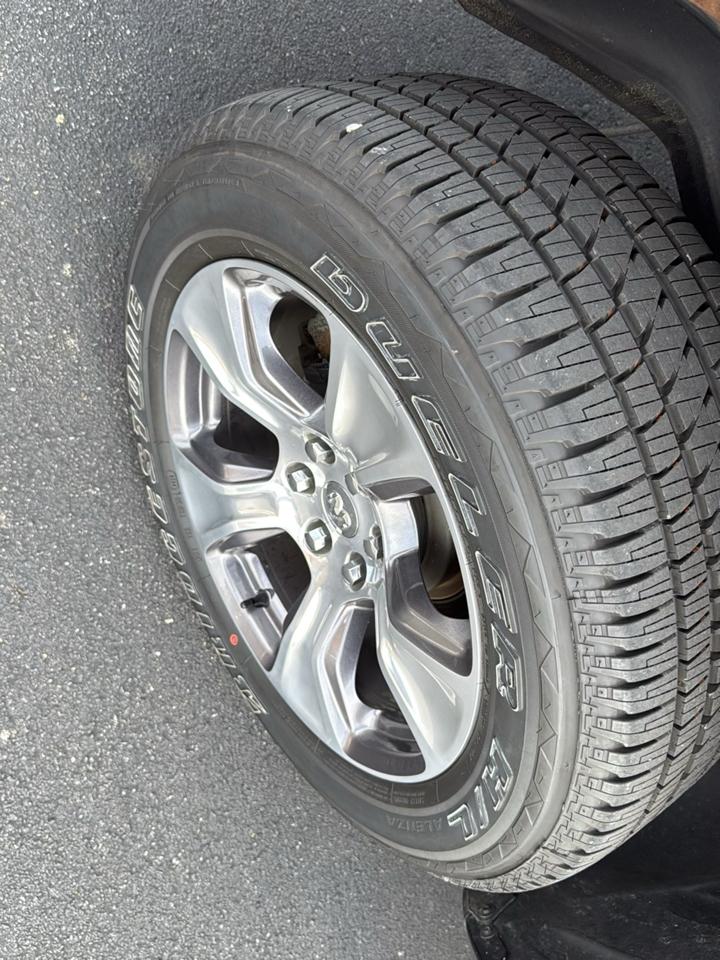RAM 1500 Laramie 4x4 Crew Cab 5'7" Box 2023