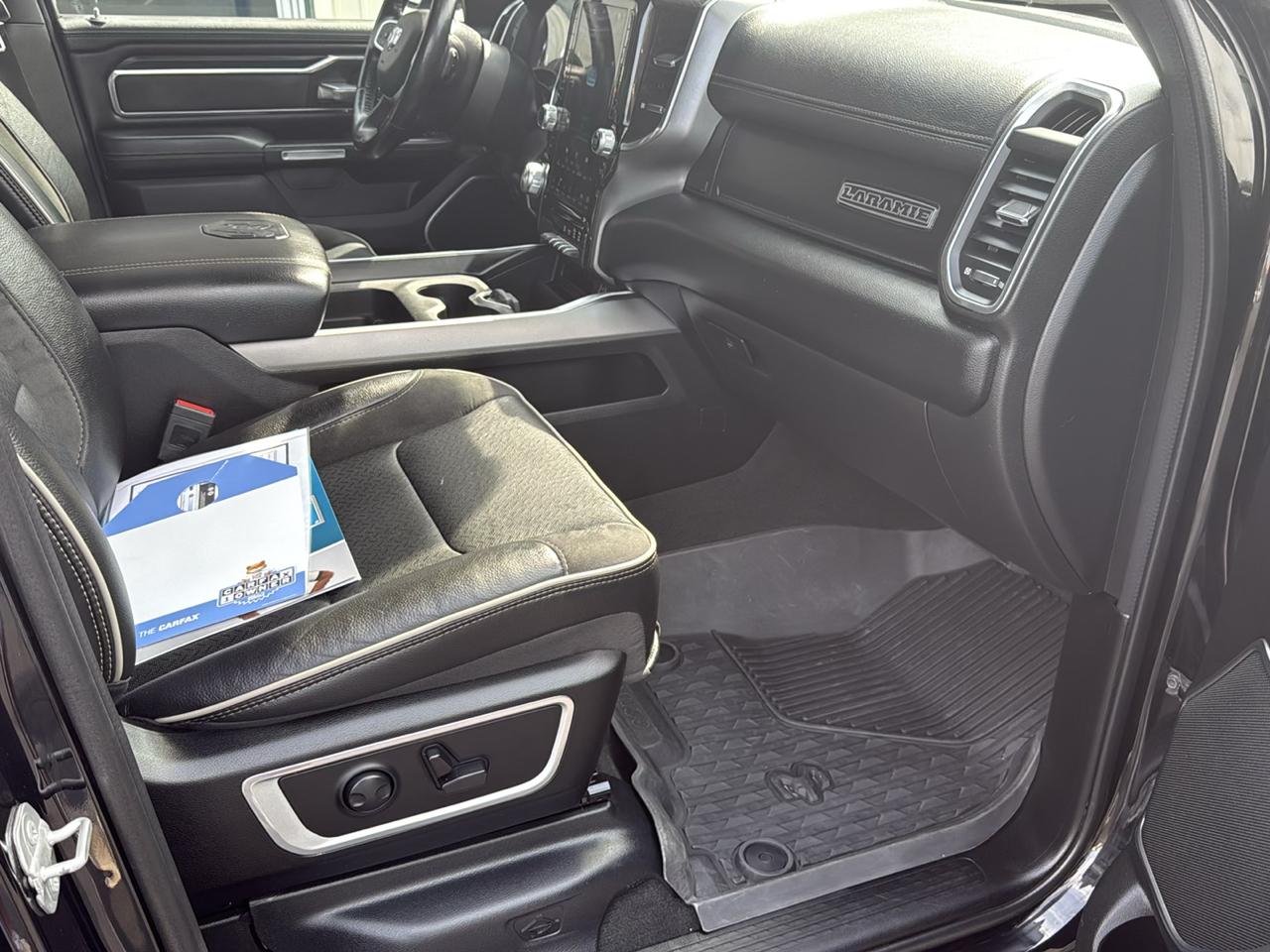 RAM 1500 Laramie 4x4 Crew Cab 5'7" Box 2023