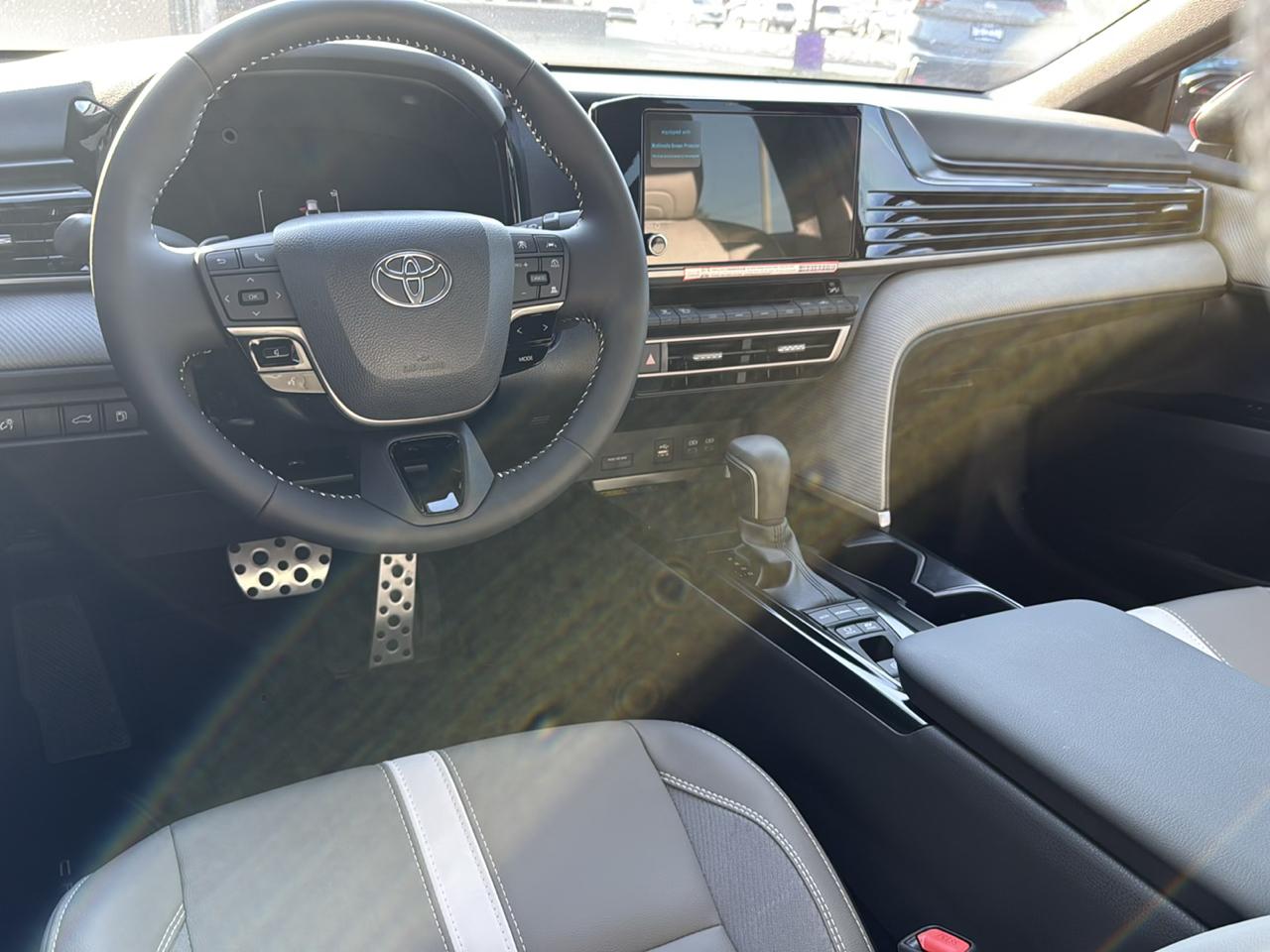 Toyota Camry SE (Natl) 2026