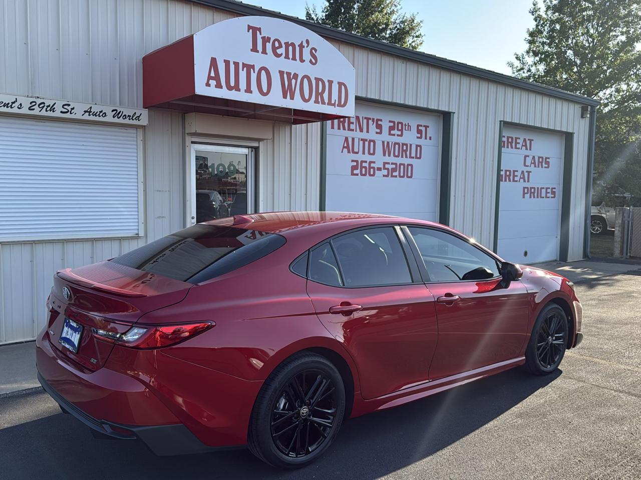 Toyota Camry SE (Natl) 2026