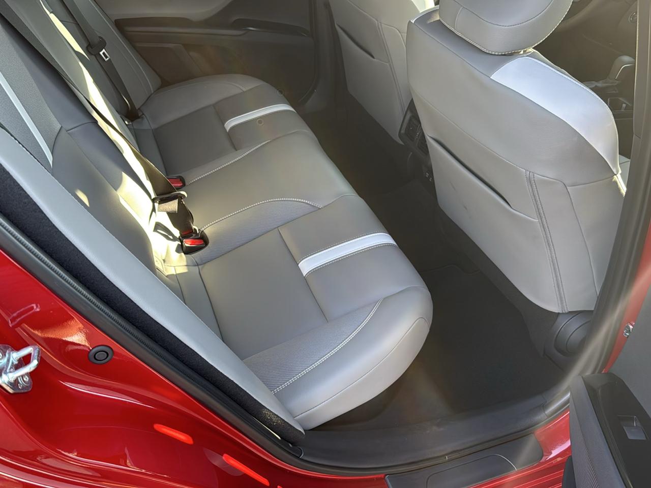 Toyota Camry SE (Natl) 2026