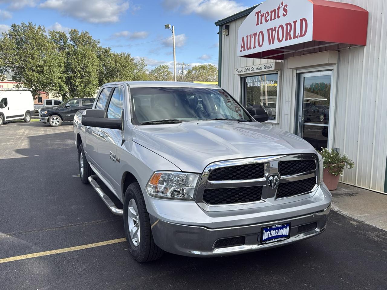 RAM 1500 2WD Crew Cab 140.5" SLT 2013