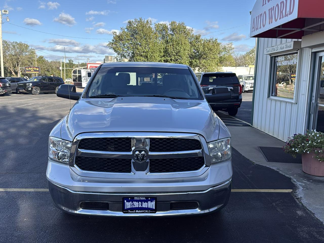 RAM 1500 2WD Crew Cab 140.5" SLT 2013