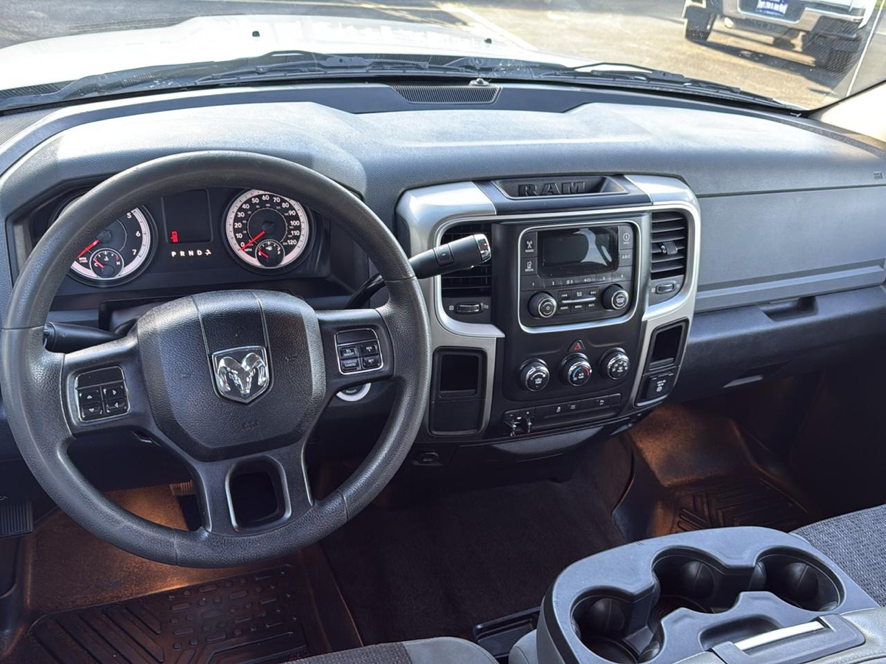 RAM 1500 2WD Crew Cab 140.5" SLT 2013