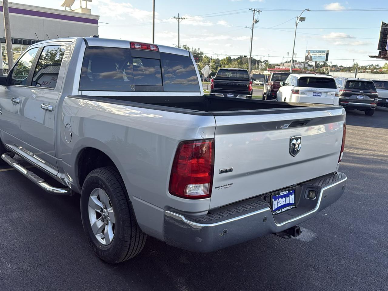 RAM 1500 2WD Crew Cab 140.5" SLT 2013