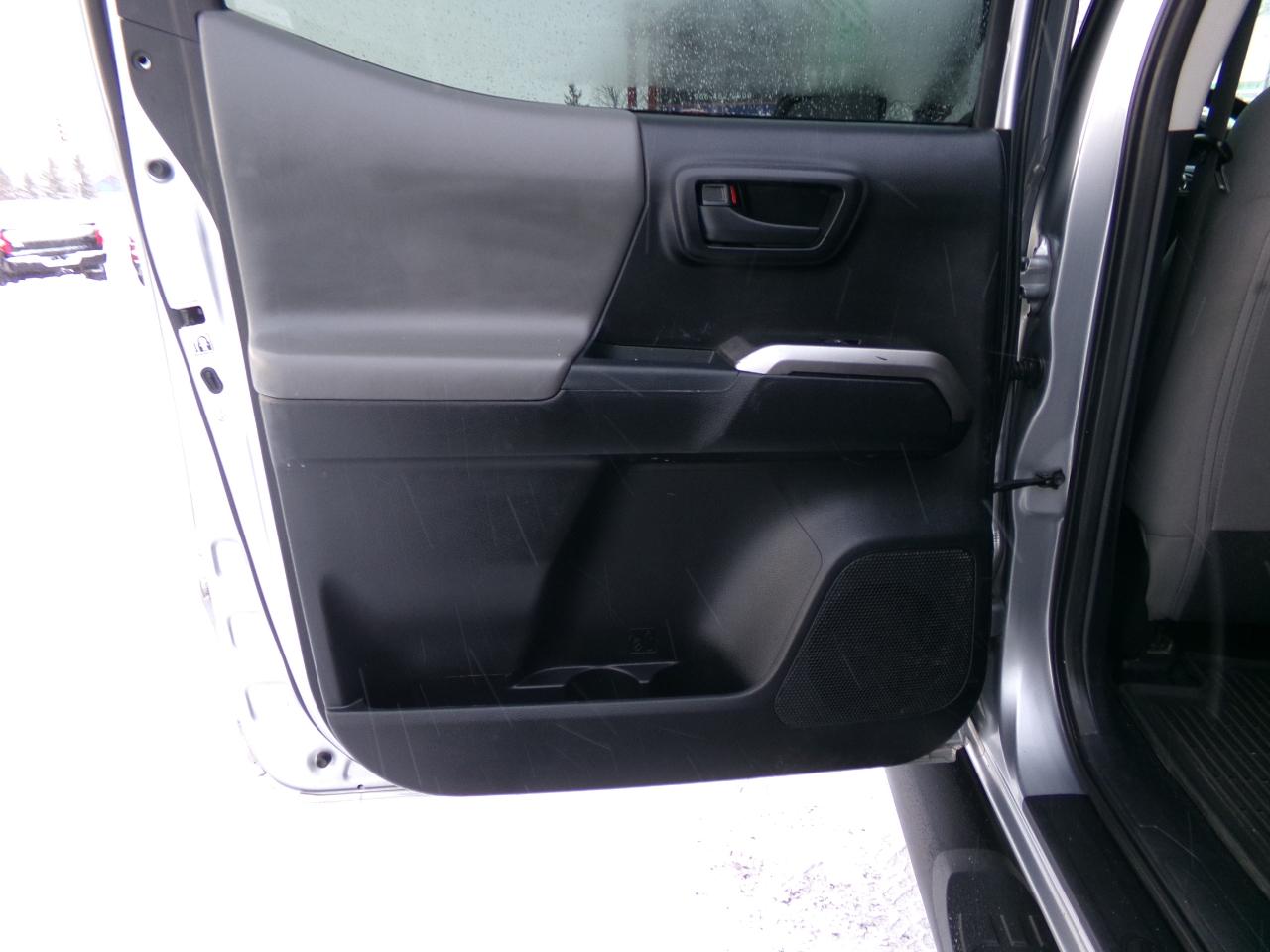 Toyota Tacoma TRD Off Road Double Cab 5' Bed V6 4x4 MT (Natl) 2017