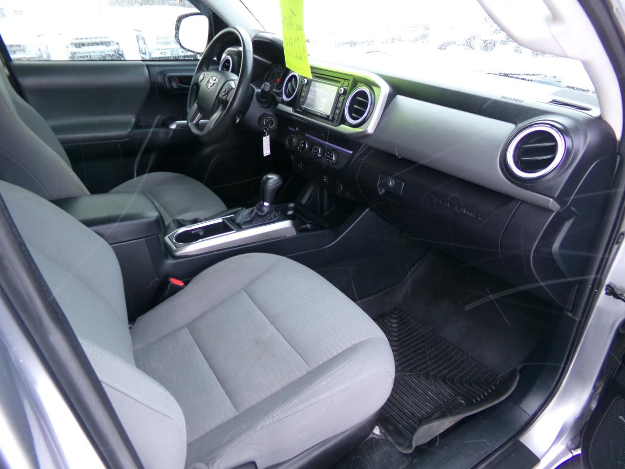 Toyota Tacoma TRD Off Road Double Cab 5' Bed V6 4x4 MT (Natl) 2017