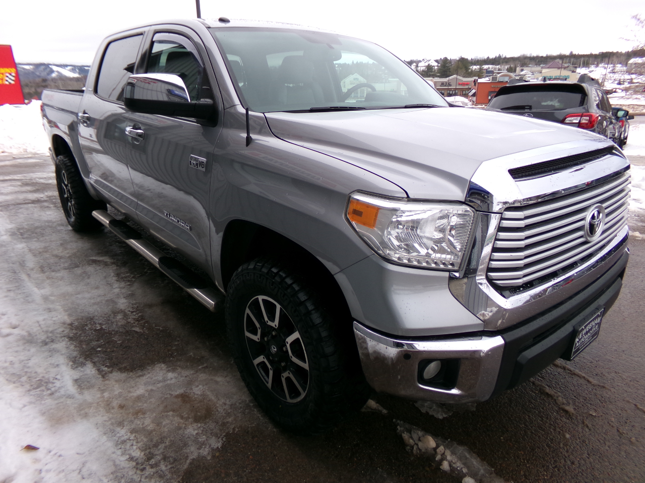 Toyota Tundra 4WD Limited CrewMax 5.5' Bed 5.7L (Natl) 2017