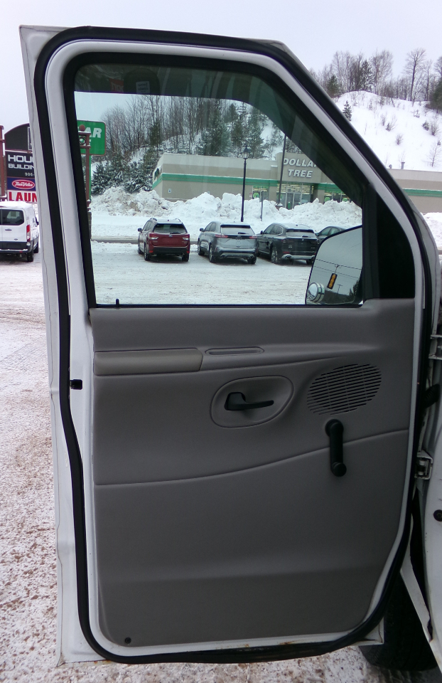 Ford Econoline Wagon E-350 Super Ext XLT 2000