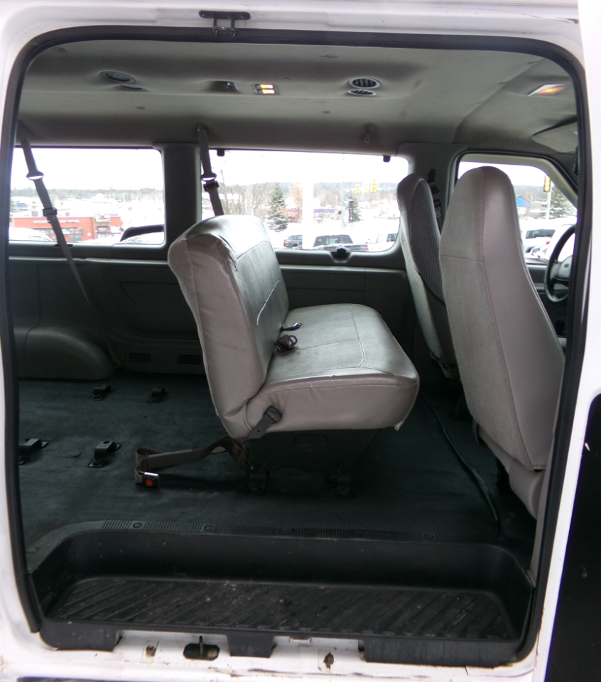 Ford Econoline Wagon E-350 Super Ext XLT 2000