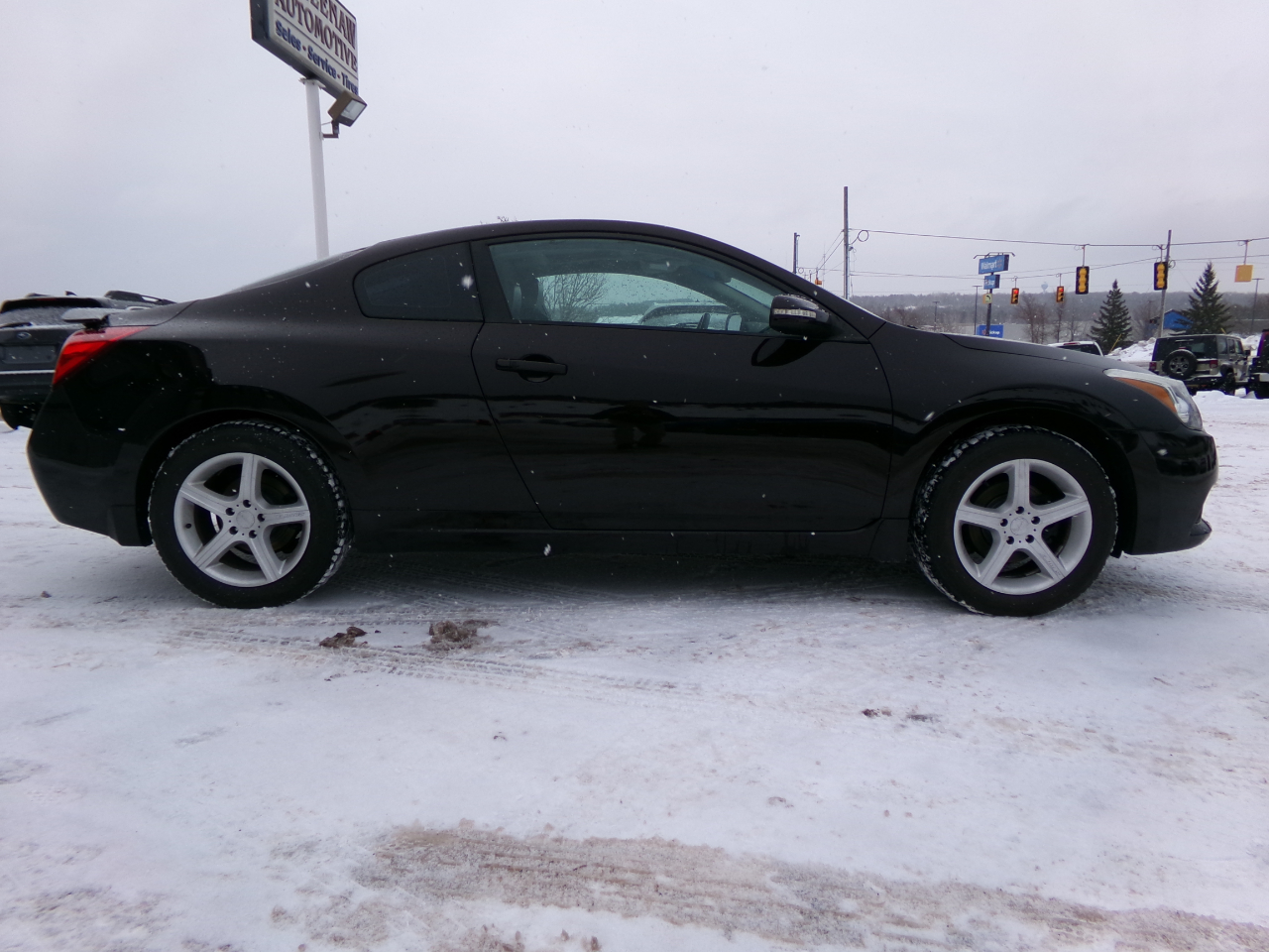 Nissan Altima 2dr Cpe I4 2.5 S 2013