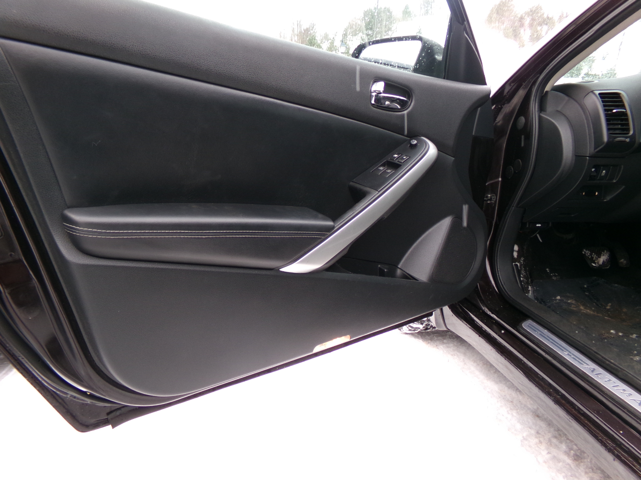 Nissan Altima 2dr Cpe I4 2.5 S 2013