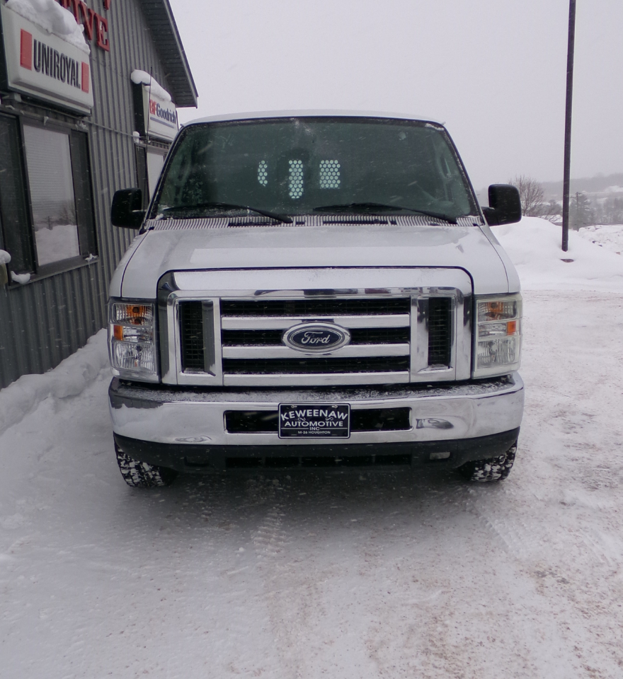 Ford Econoline Cargo Van E-250 Recreational 2011