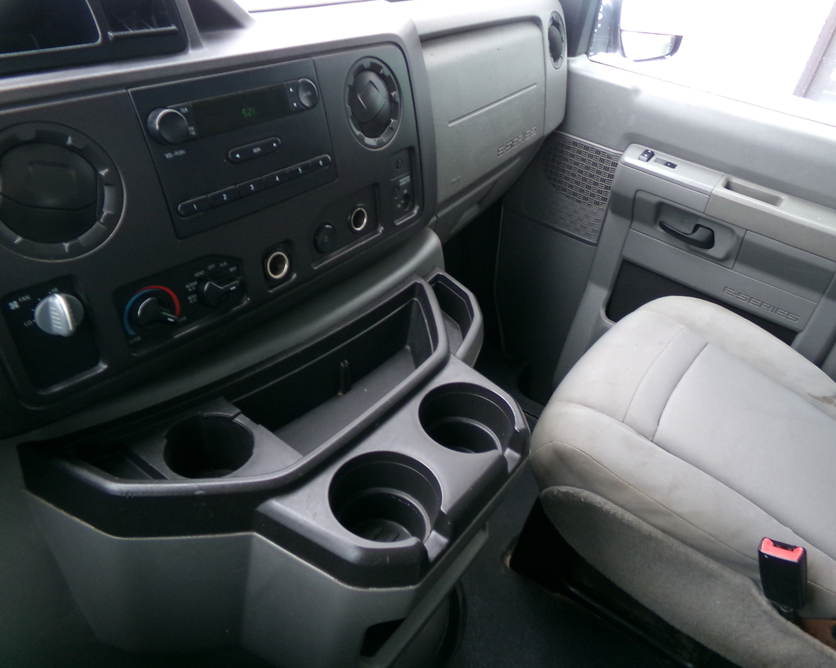 Ford Econoline Cargo Van E-250 Recreational 2011