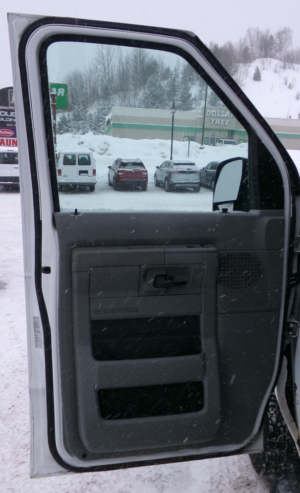 Ford Econoline Cargo Van E-250 Recreational 2011