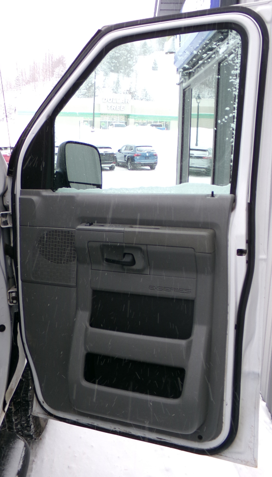 Ford Econoline Cargo Van E-250 Recreational 2011