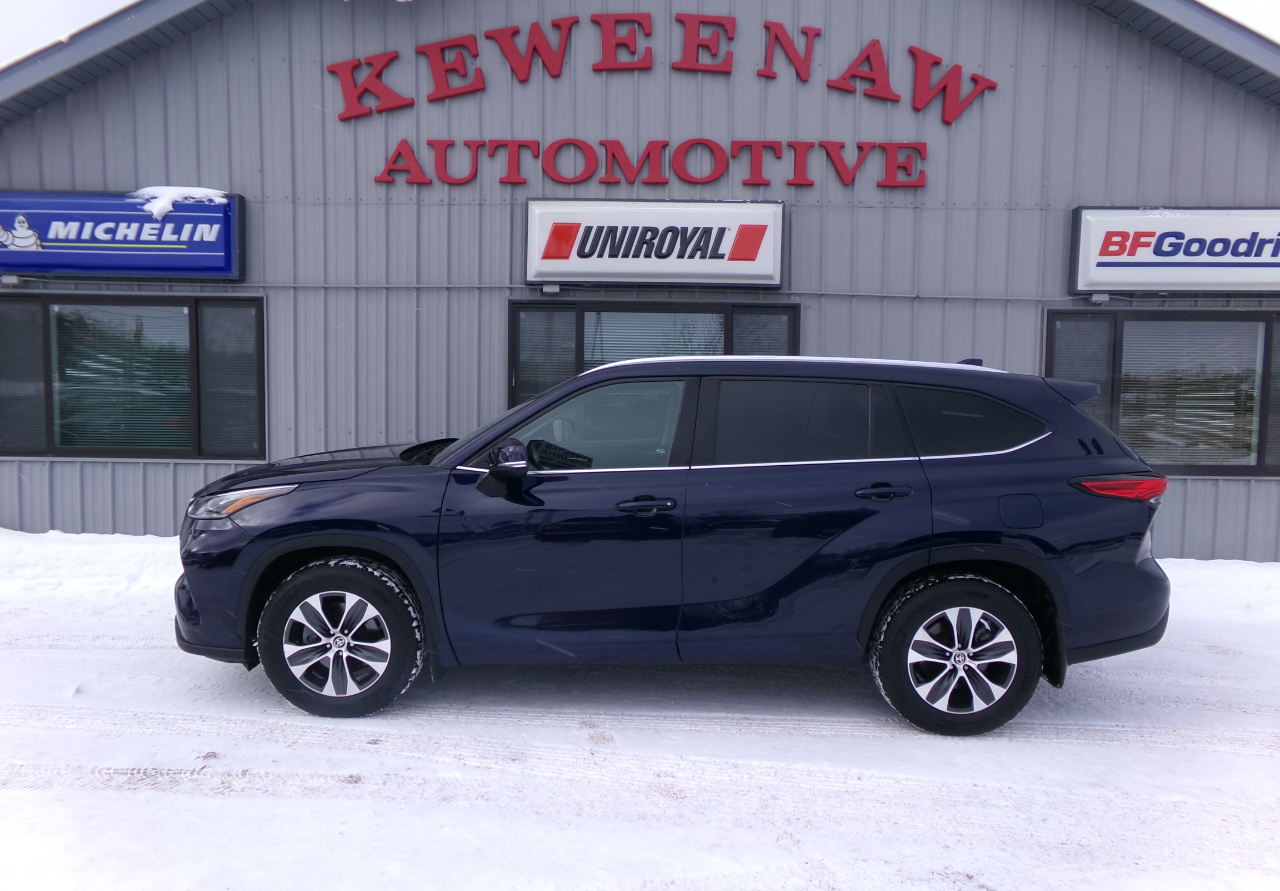 Toyota Highlander XLE AWD (Natl) 2021