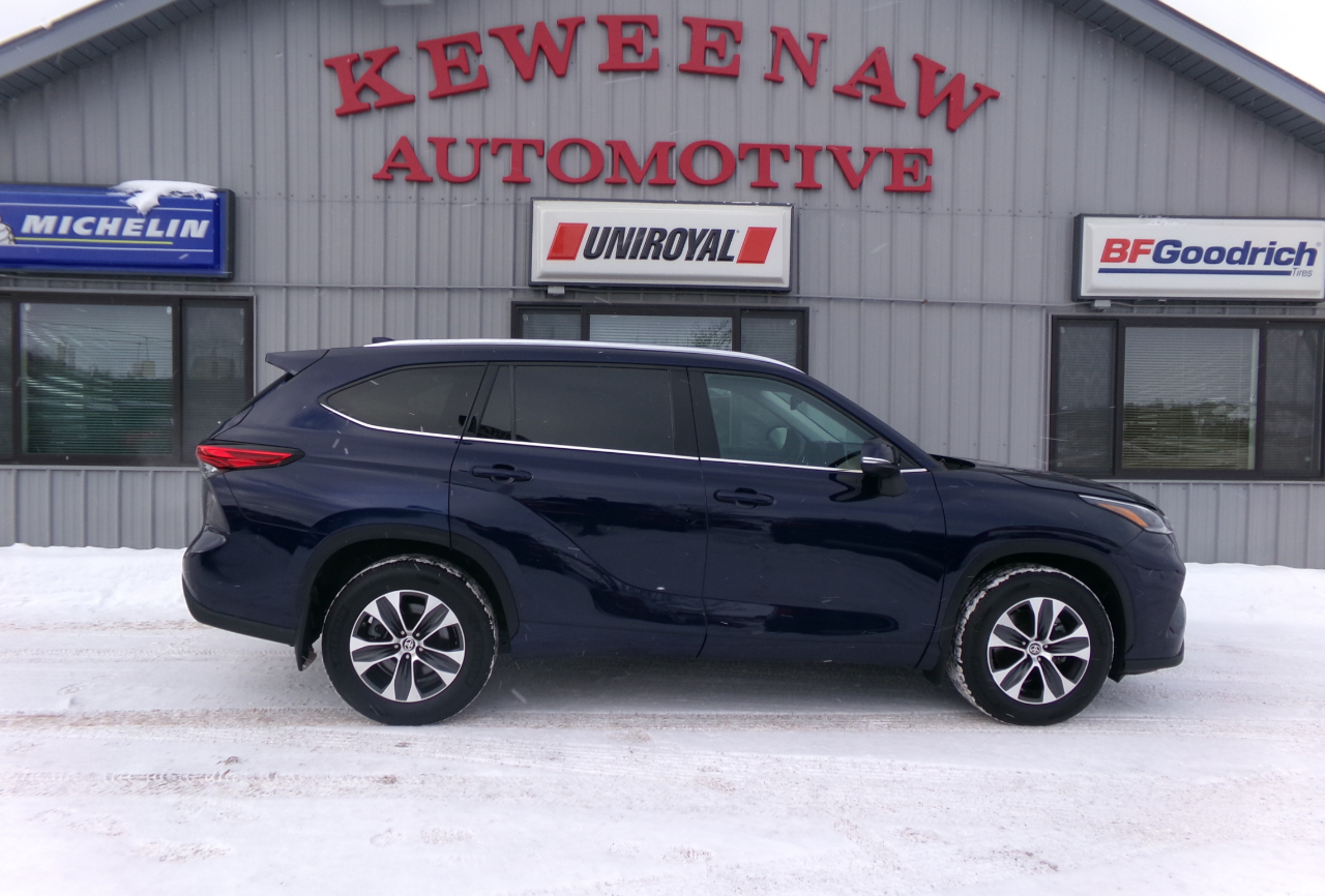 Toyota Highlander XLE AWD (Natl) 2021