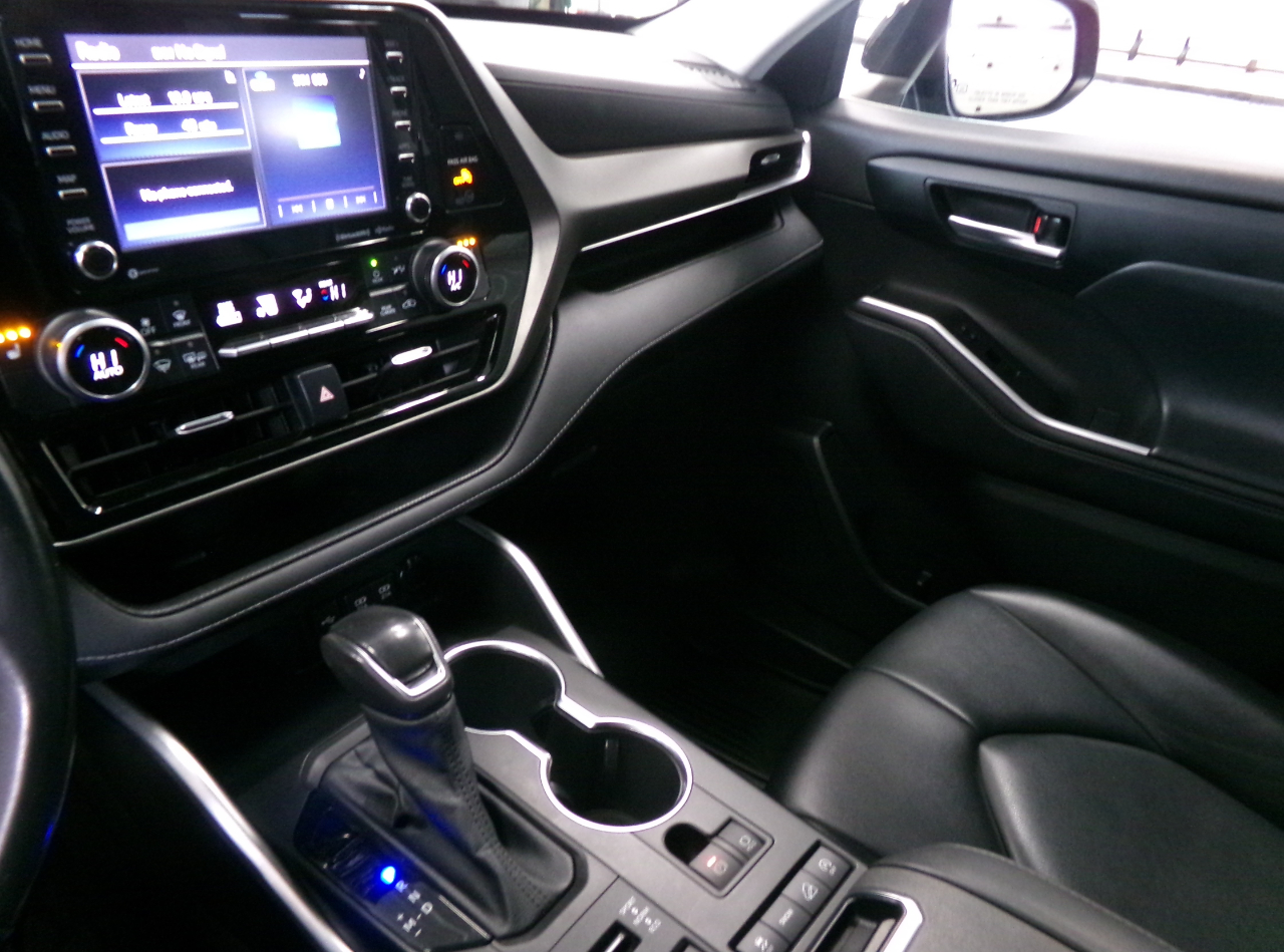 Toyota Highlander XLE AWD (Natl) 2021