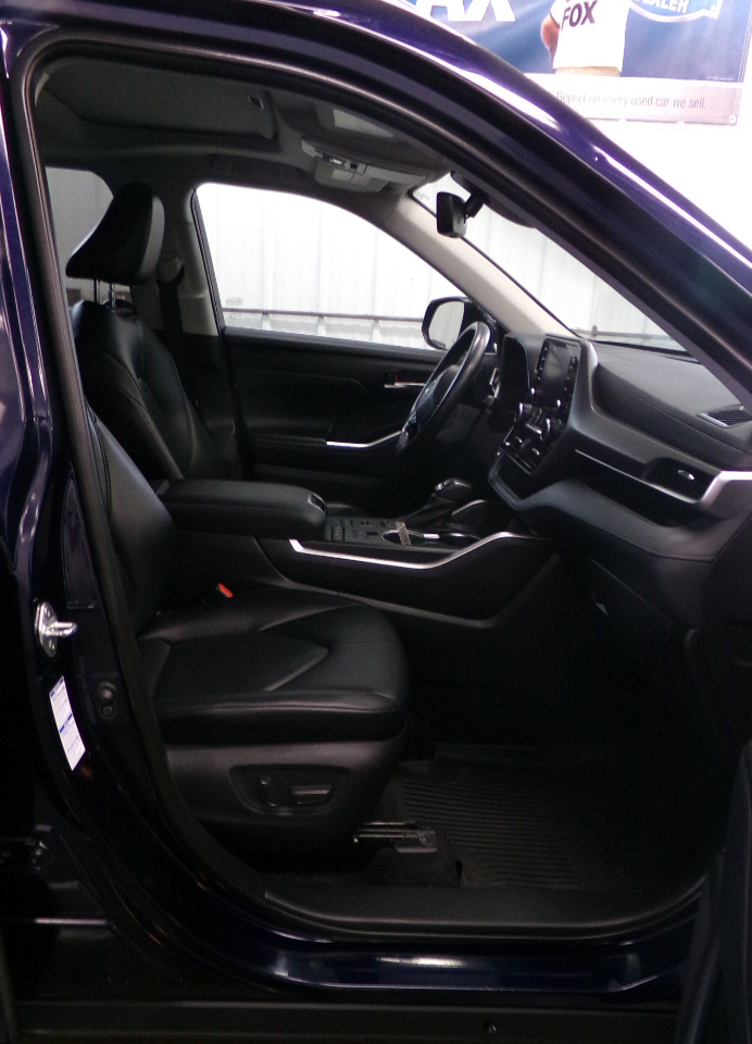 Toyota Highlander XLE AWD (Natl) 2021