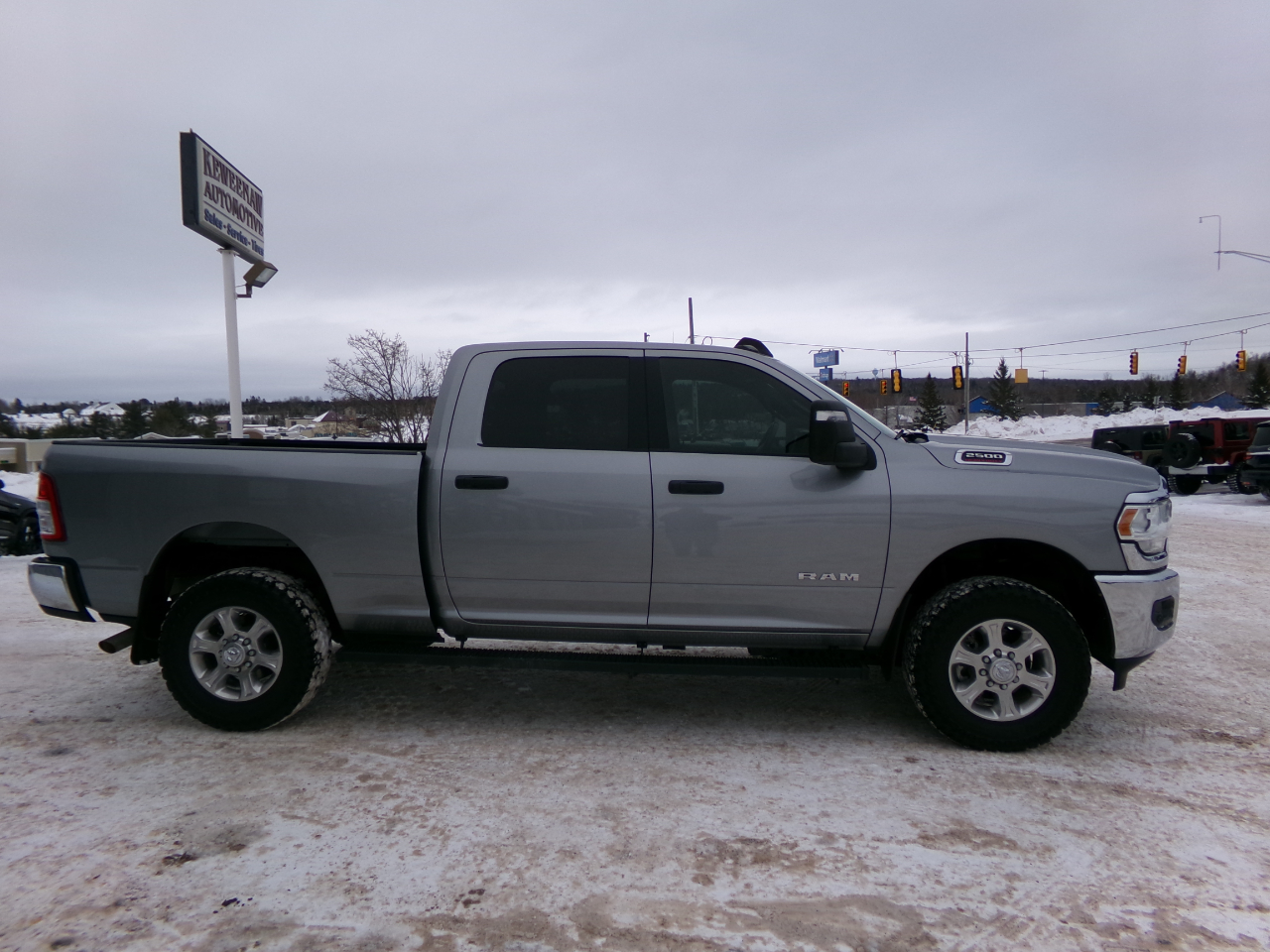 RAM 2500 Big Horn 4x4 Crew Cab 6'4" Box 2023