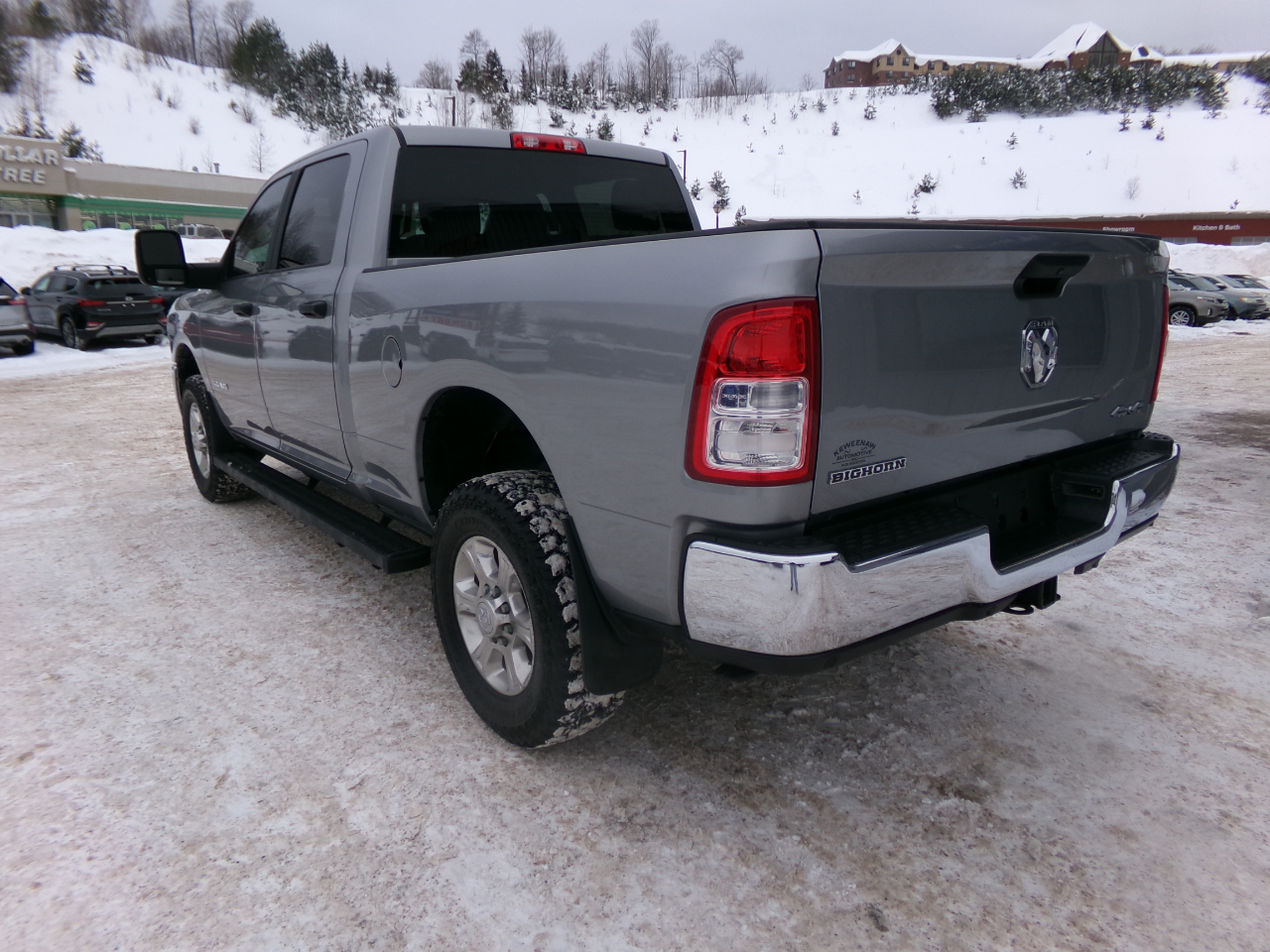 RAM 2500 Big Horn 4x4 Crew Cab 6'4" Box 2023