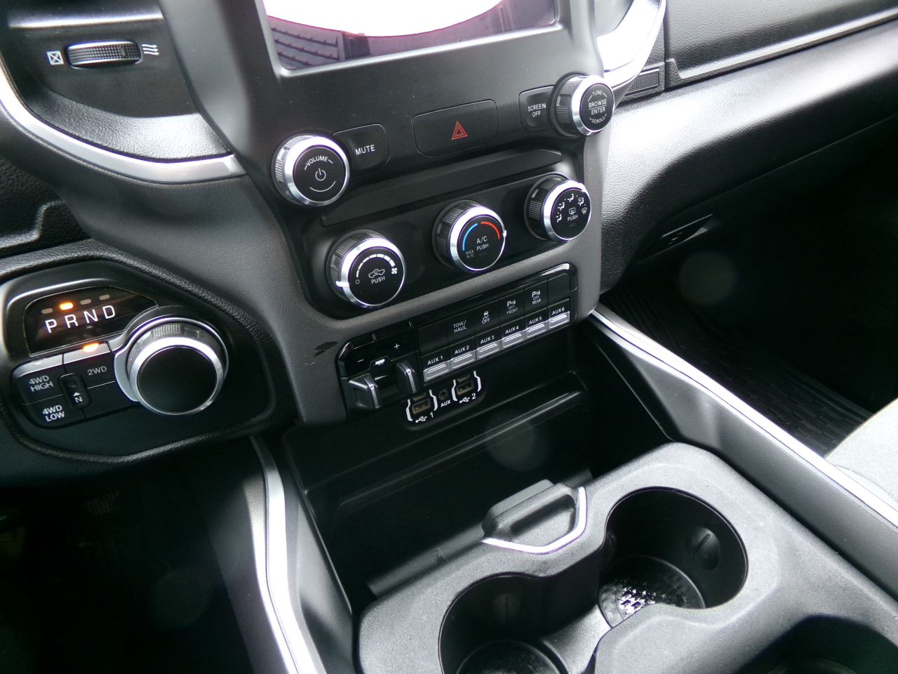 RAM 2500 Big Horn 4x4 Crew Cab 6'4" Box 2023