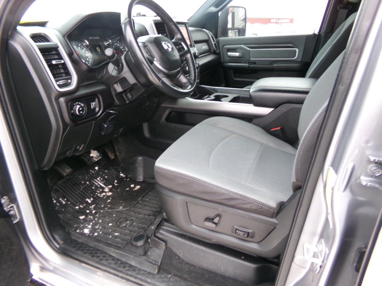 RAM 2500 Big Horn 4x4 Crew Cab 6'4" Box 2023