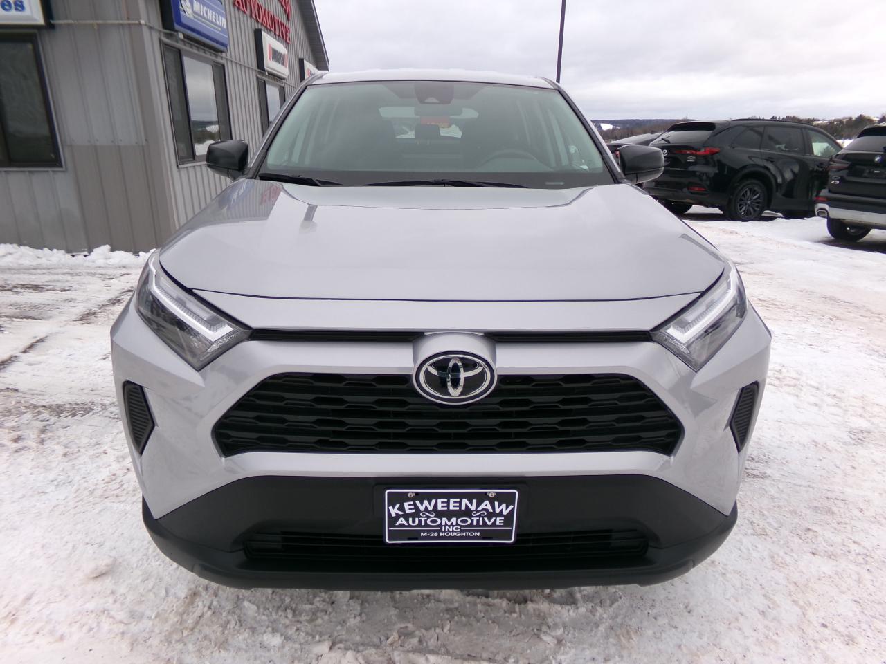 Toyota RAV4 LE AWD (Natl) 2023