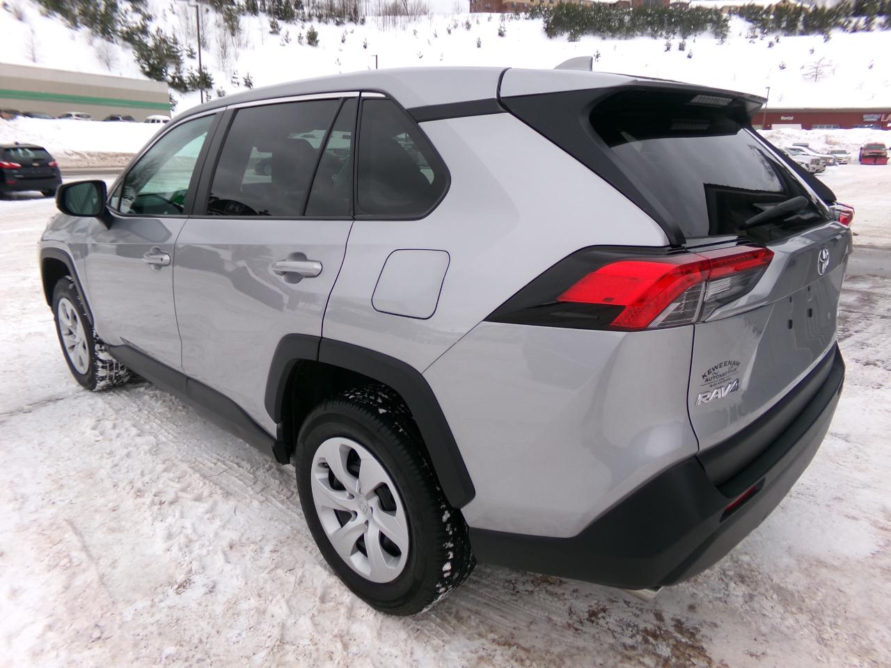 Toyota RAV4 LE AWD (Natl) 2023