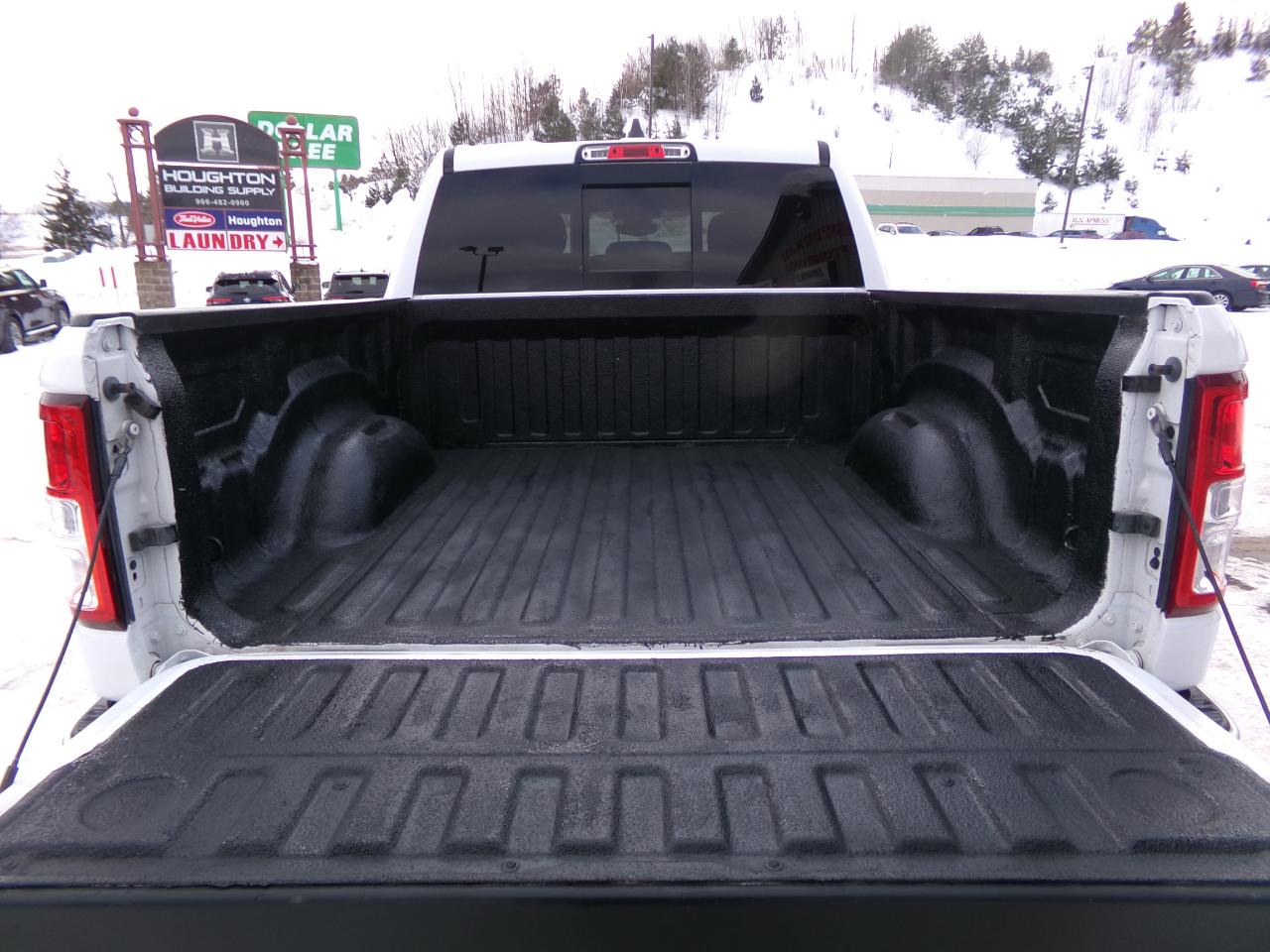 RAM 1500 Lone Star 4x4 Crew Cab 5'7" Box 2022