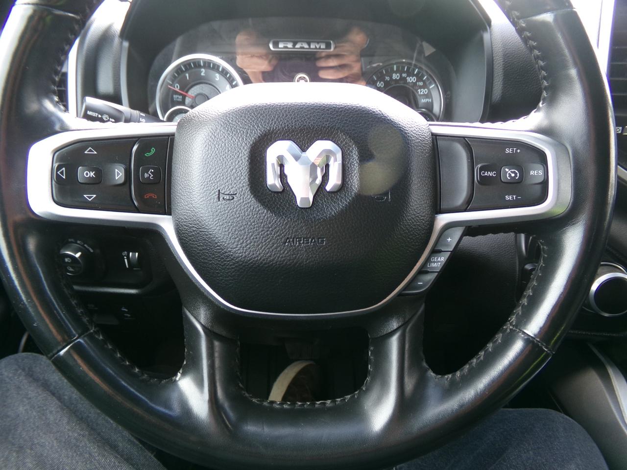 RAM 1500 Lone Star 4x4 Crew Cab 5'7" Box 2022